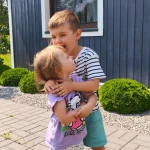 niania - zdjęcie ogłoszenia Szukamy super niani, która będzie potrafiła zostać z dzieckiem dwuletnim jak i 4 latkiem na czas choroby lub wyjście rodziców 