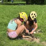 niania - zdjęcie ogłoszenia Poszukujemy niani do odbioru 11-letnich bliźniaczek ze szkoły