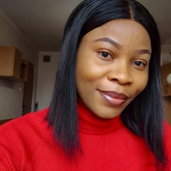 Opiekunka: Chinazo U.