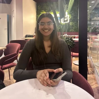 Opiekunka: Aparajeeta S.