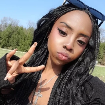 Opiekunka: Hamira A.