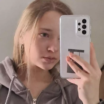 Opiekunka: Yelyzaveta O.
