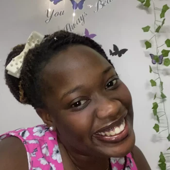 Opiekunka: Ayanfeoluwa A.