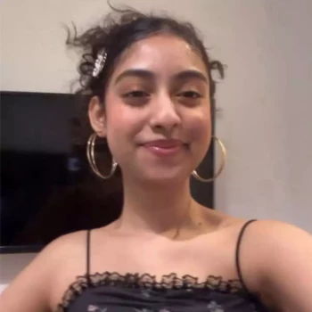 Opiekunka: Divyanshi S.