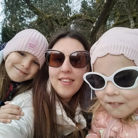 Szukam: Szukamy niani do porannej opieki nad dwiema dziewczynkami