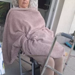 opieka seniora - zdjęcie ogłoszenia Potrzebna pomoc w opiece z zamieszkaniem