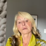 opieka seniora - zdjęcie ogłoszenia Szukam opieki seniora dla mojej mamy jest ona fizycznie i umysłowo calkiem sprawna.Ze względu na kłopoty z balansem nie wychodzi z domu samodzielnie 