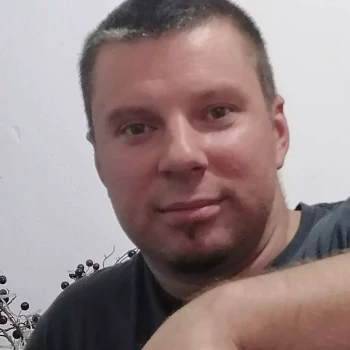 Opiekun: Adam R.